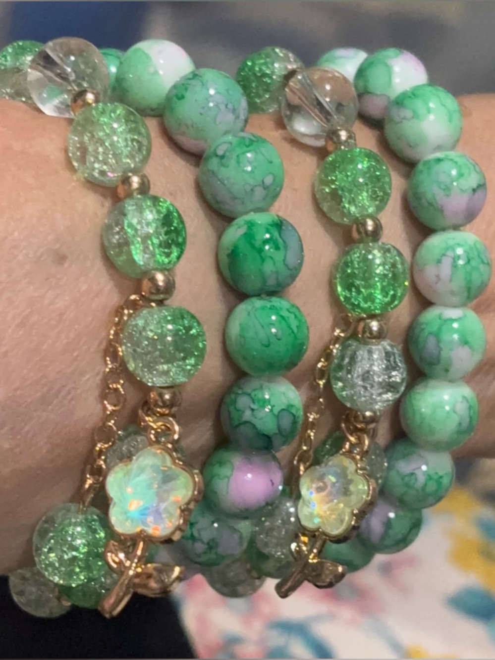 NEW GREEN PINK GLASS BEADED BRACELETS W/BLOOMING FLOWERS CHARMS 4PC
